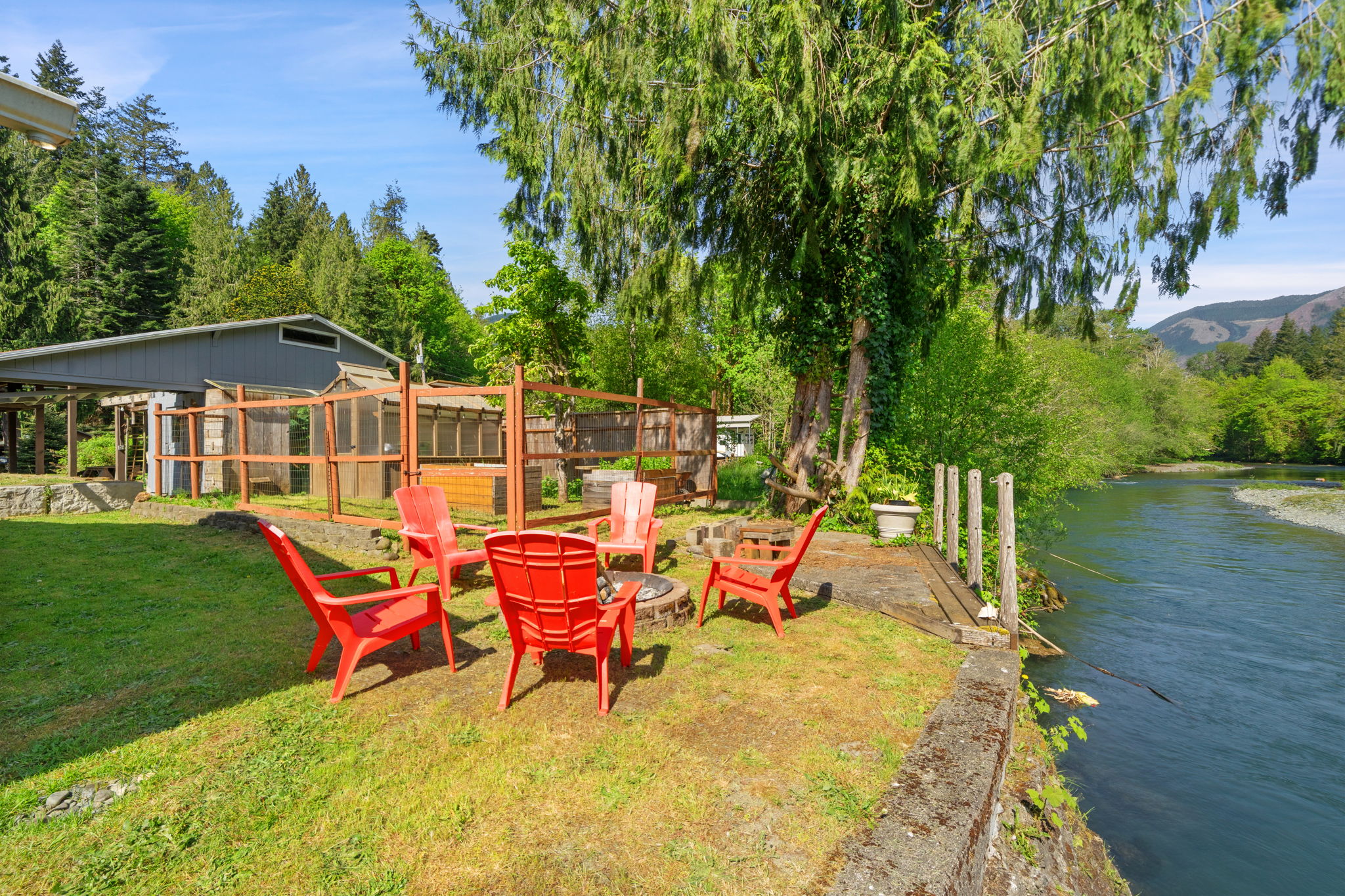  560 Mountain Trail Road, Brinnon, WA 98320 - 物件實景