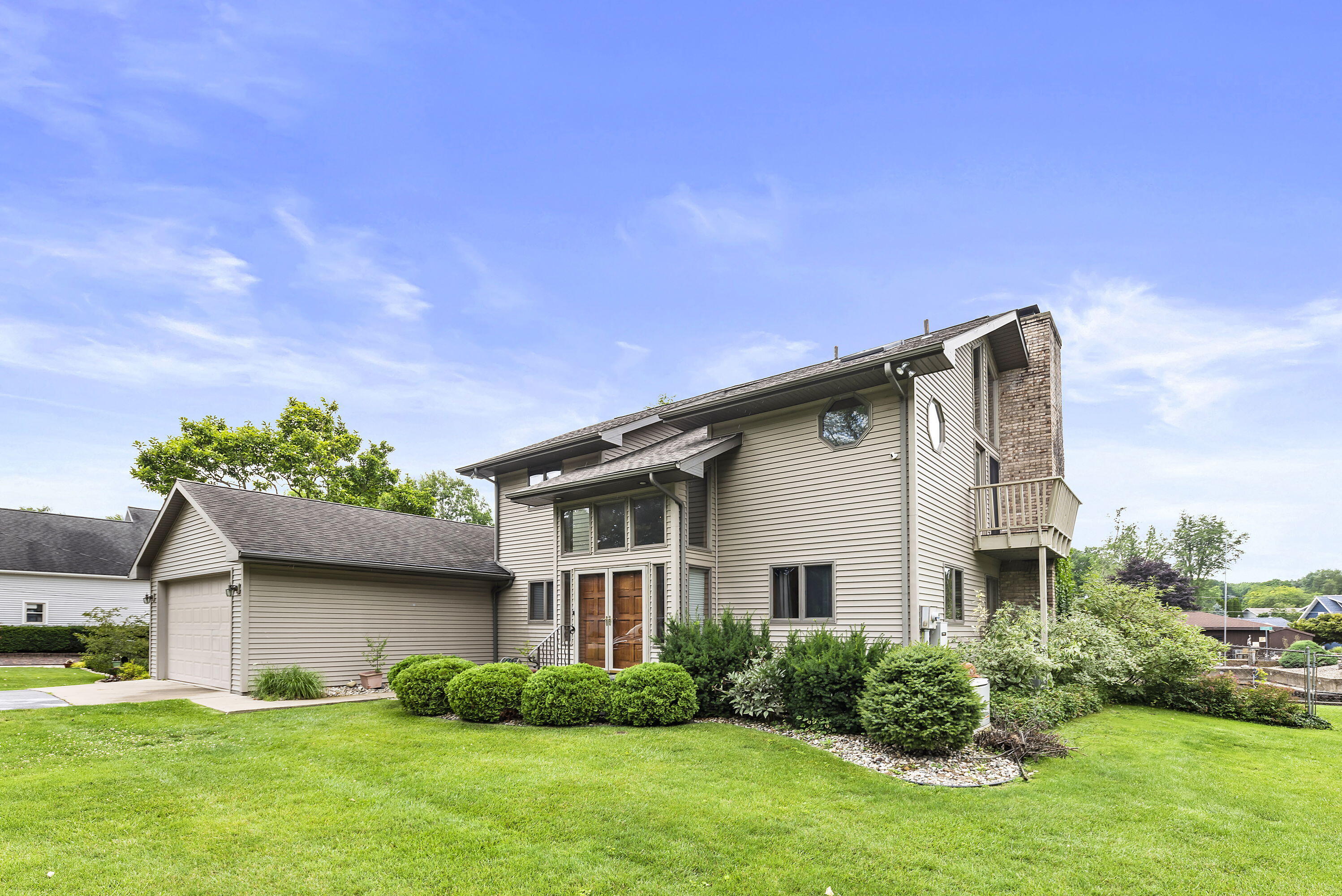 6981 Wil-O-Paw Road, Coloma, Michigan, 49038, United States, 4 Bedrooms Bedrooms, ,4 BathroomsBathrooms,Residential,For Sale,6981 Wil-O-Paw Road,1640501