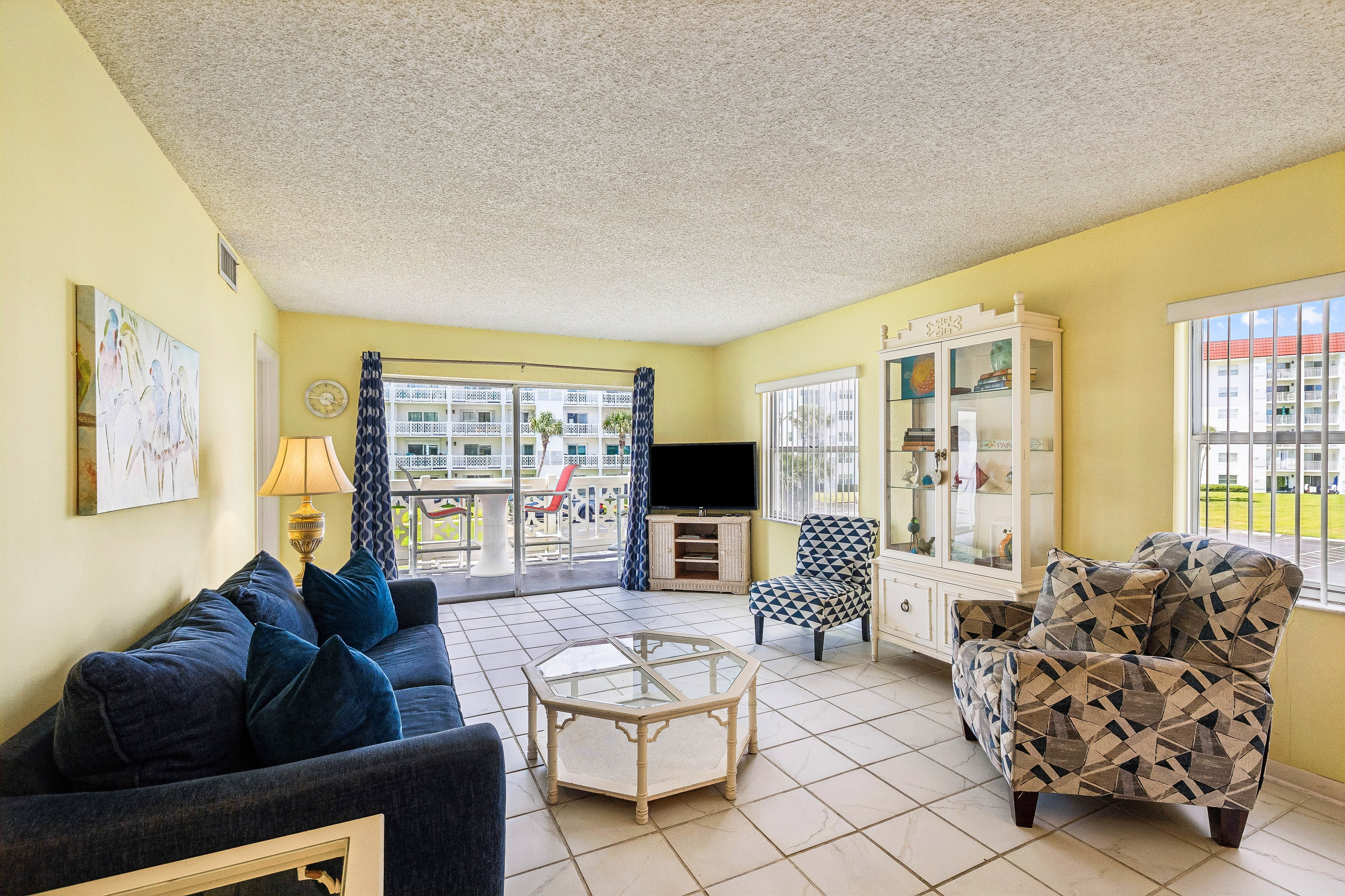  Gulf-Front Corner Retreat In Sought-After Community Near Amenities - 物件實景