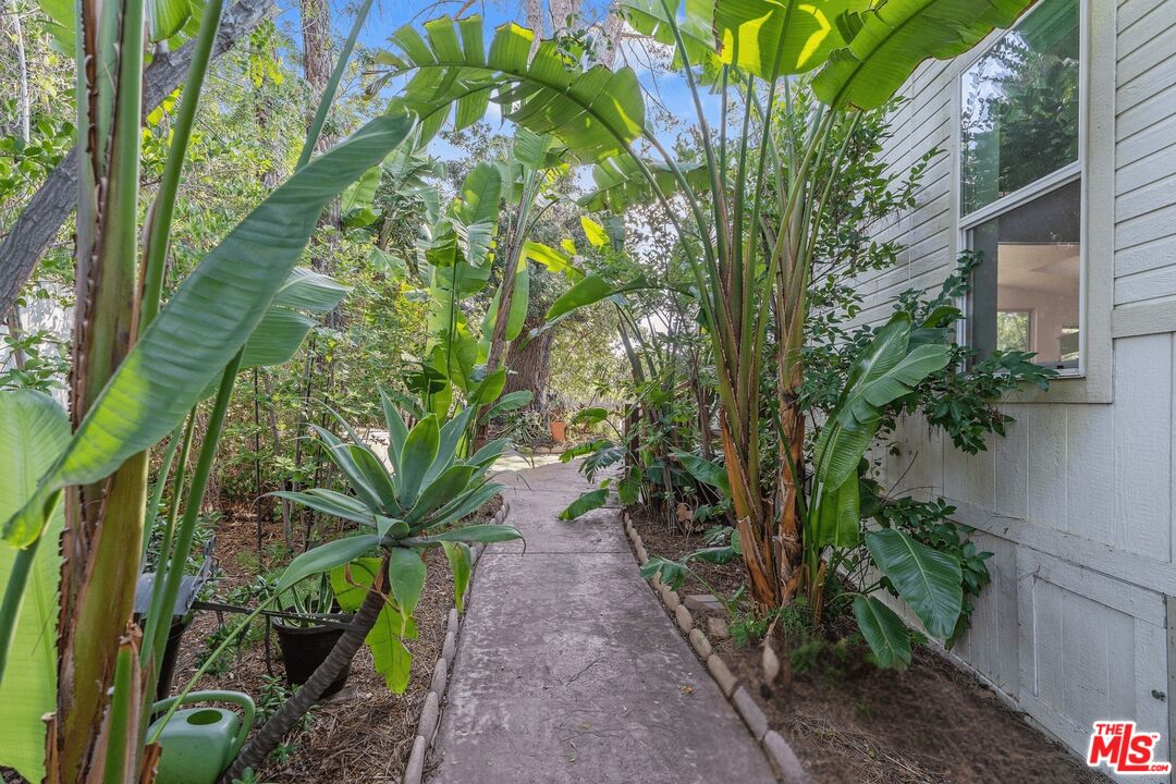 Calabasas, California, 91302, United States, 3 Bedrooms Bedrooms, ,2 BathroomsBathrooms,Residential,For Sale,2002954