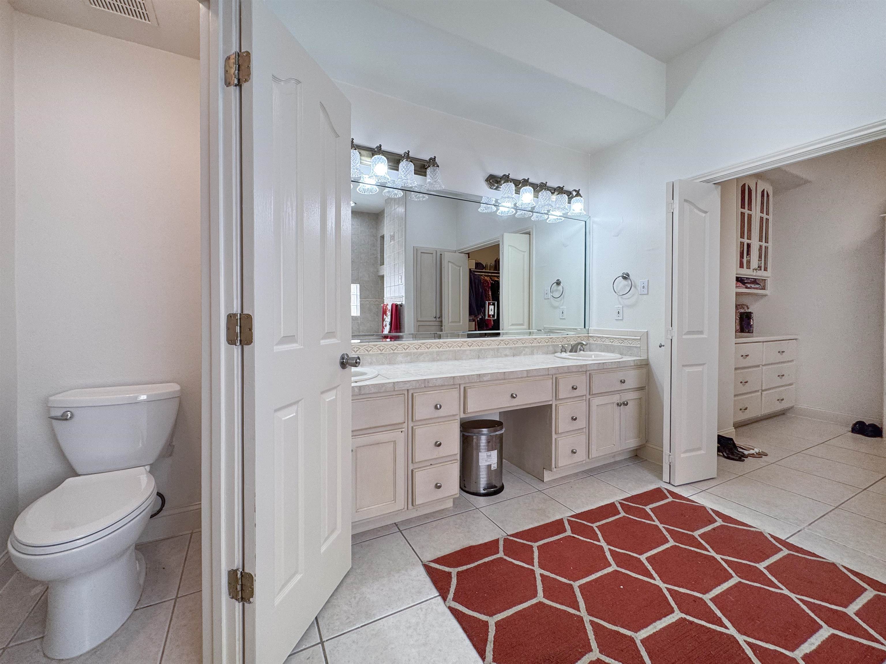 Laredo, Texas, 78041, United States, 4 Bedrooms Bedrooms, ,5 BathroomsBathrooms,Residential,For Sale,1787363