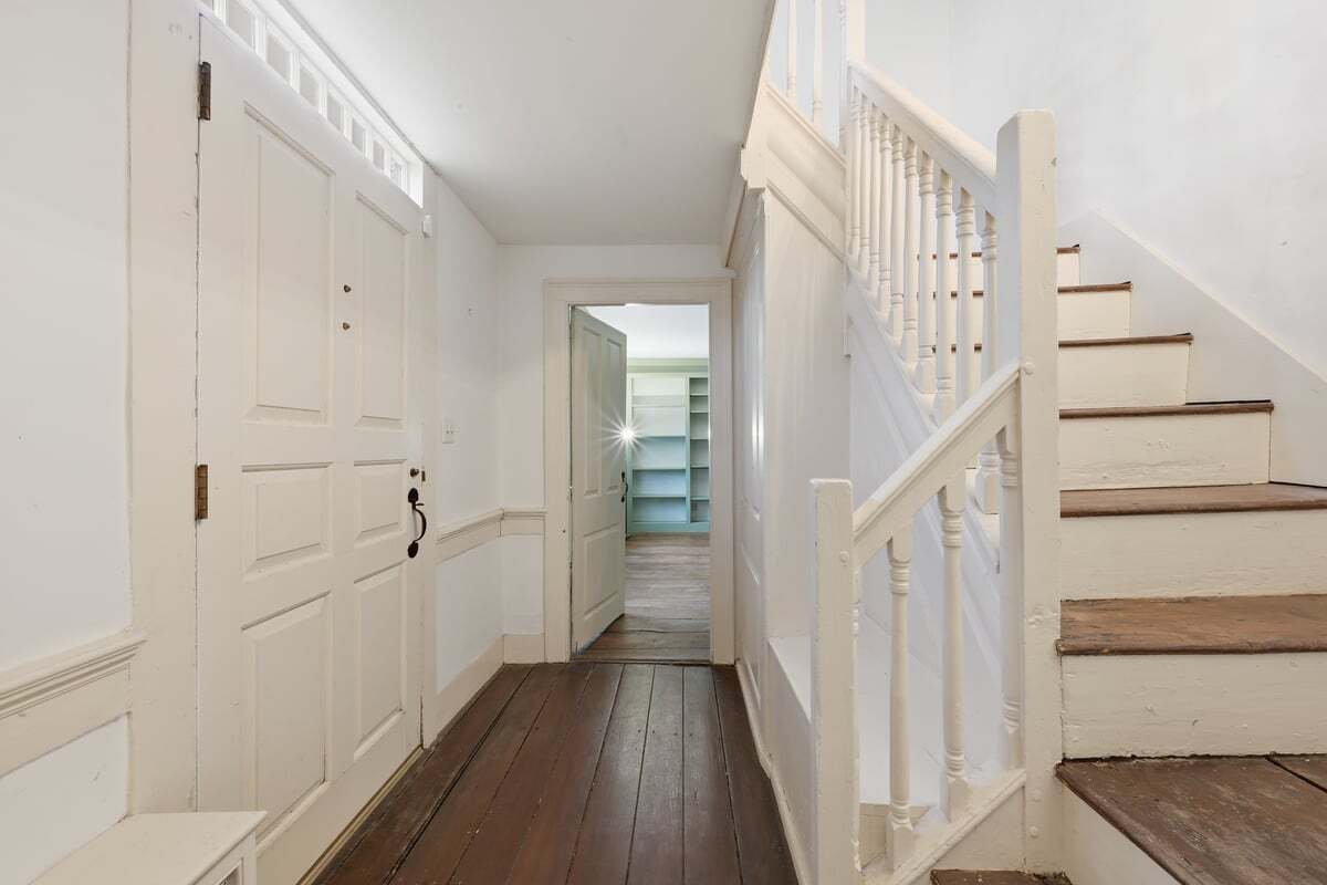 Guilford, Connecticut, 06437, United States, 5 Bedrooms Bedrooms, ,Residential,For Sale,2002504