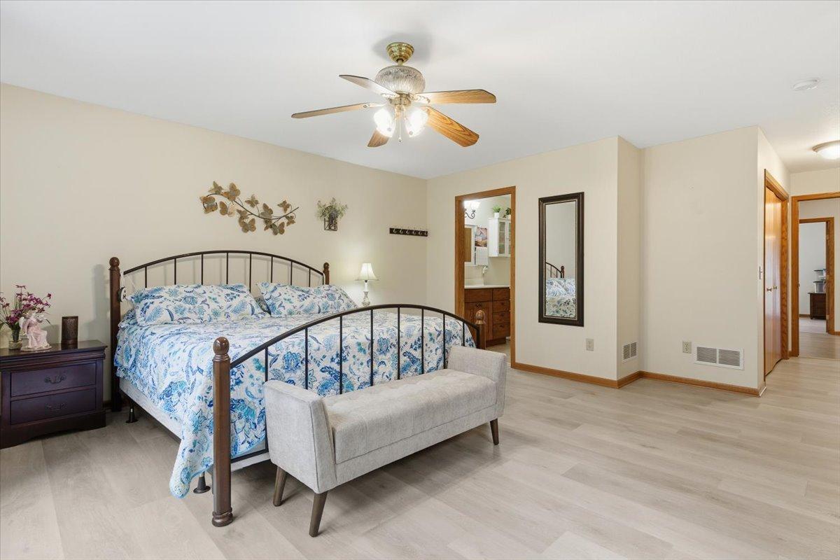 New Richmond, Wisconsin, 54017, United States, 4 Bedrooms Bedrooms, ,1 BathroomBathrooms,Residential,For Sale,1985079