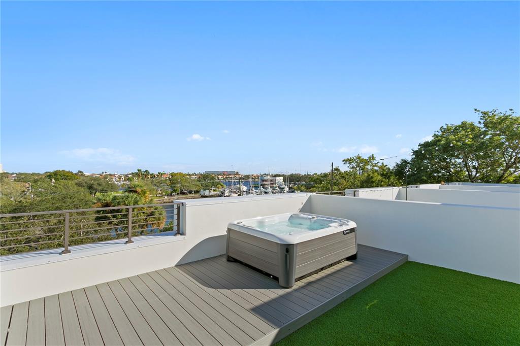 Tampa, Florida, 33606, United States, 4 Bedrooms Bedrooms, ,3 BathroomsBathrooms,Residential,For Sale,1998120