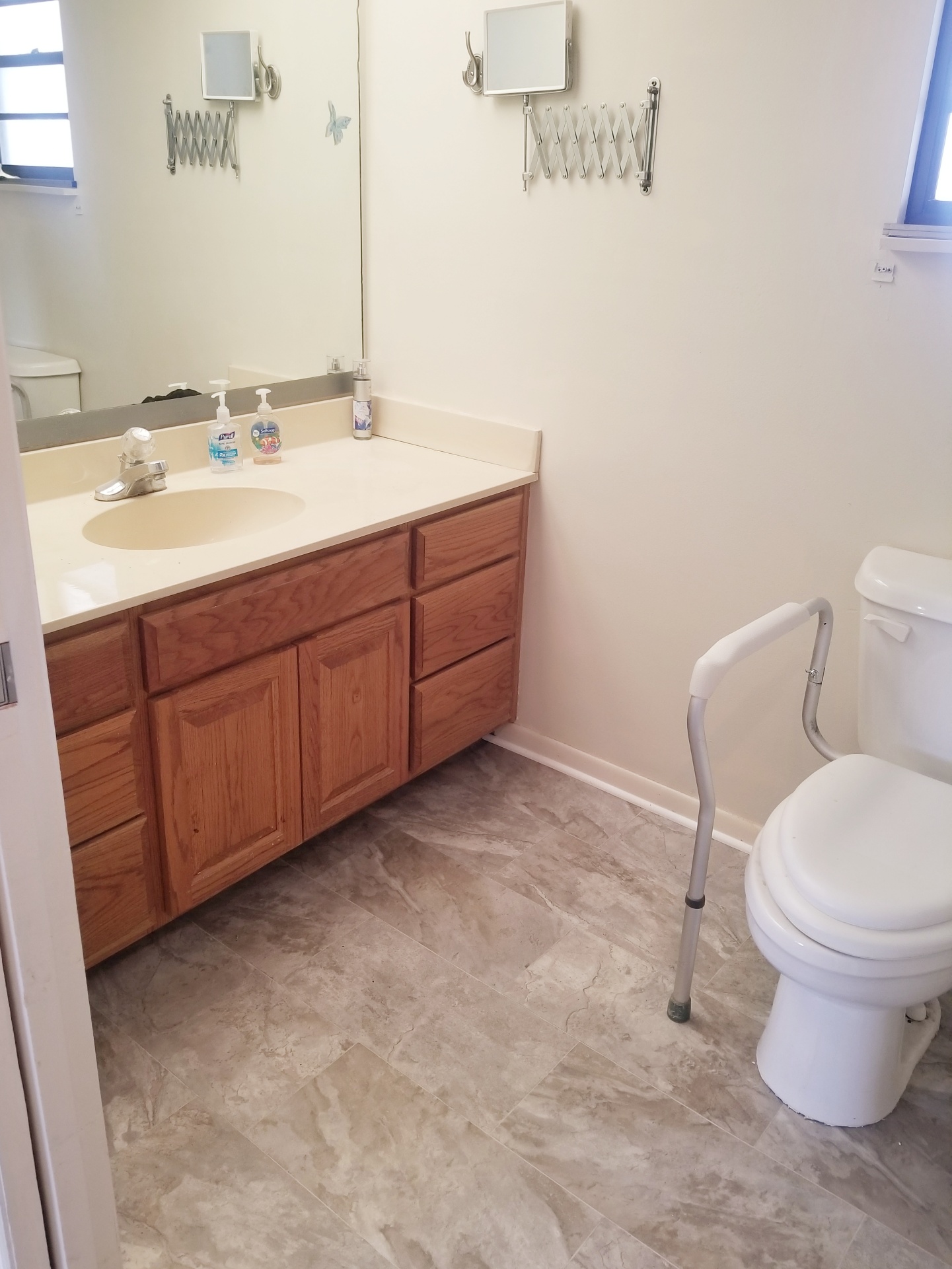 East Palatka, Florida, 32131, United States, 3 Bedrooms Bedrooms, ,Residential,For Sale,1935778