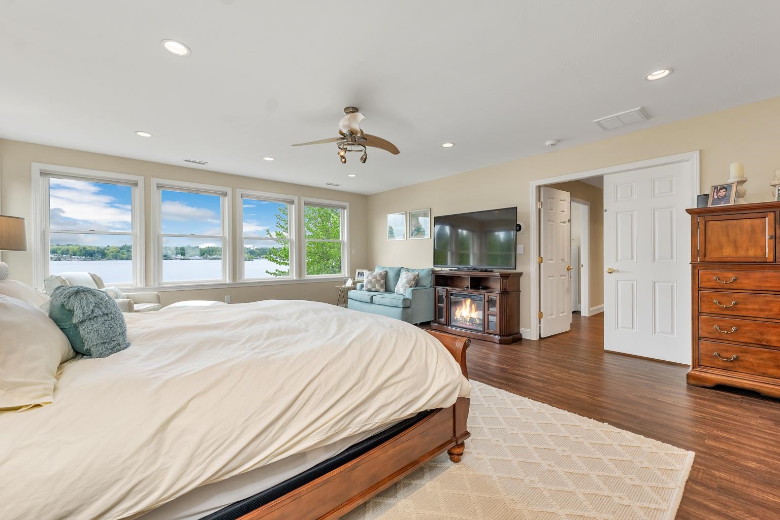 Laconia, New Hampshire, 03246, United States, 5 Bedrooms Bedrooms, ,3 BathroomsBathrooms,Residential,For Sale,1826870