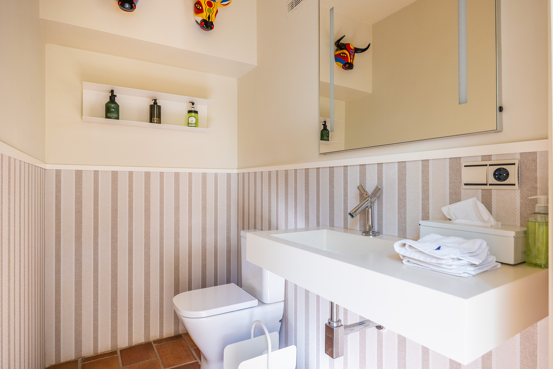  Designer detached house with pool in private development - 物件實景