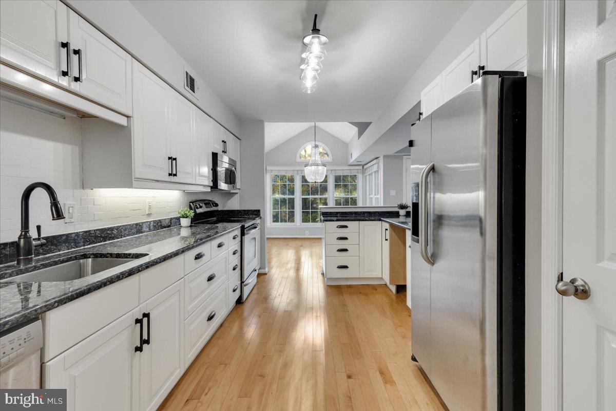 Reston, Virginia, 20194, United States, 3 Bedrooms Bedrooms, ,3 BathroomsBathrooms,Residential,For Sale,1989486