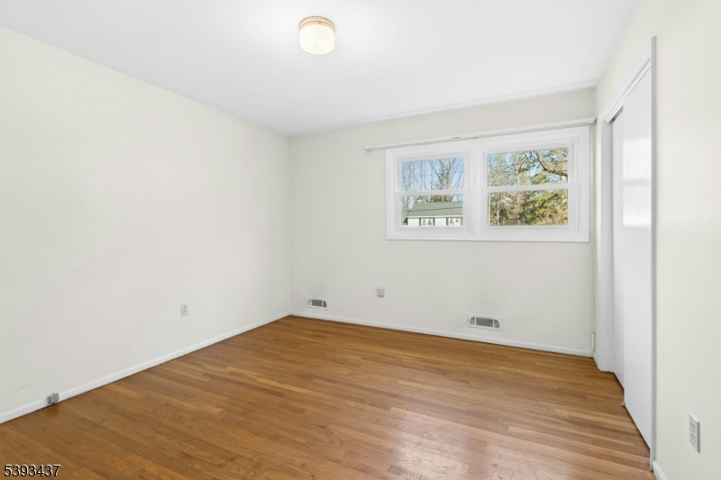 Berkeley Heights Twp., New Jersey, 07922, United States, 4 Bedrooms Bedrooms, ,2 BathroomsBathrooms,Residential,For Sale,2003400