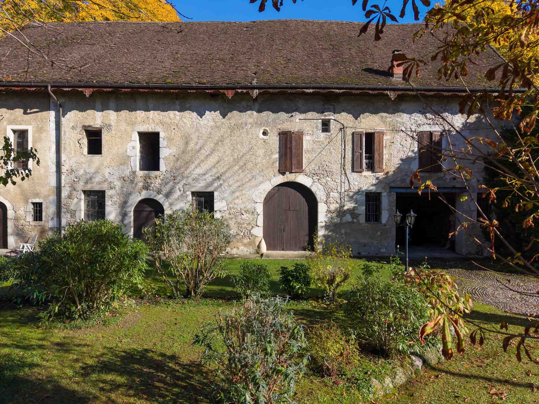  Between mountains and lakes an exceptional château from the 18th century - 物件實景