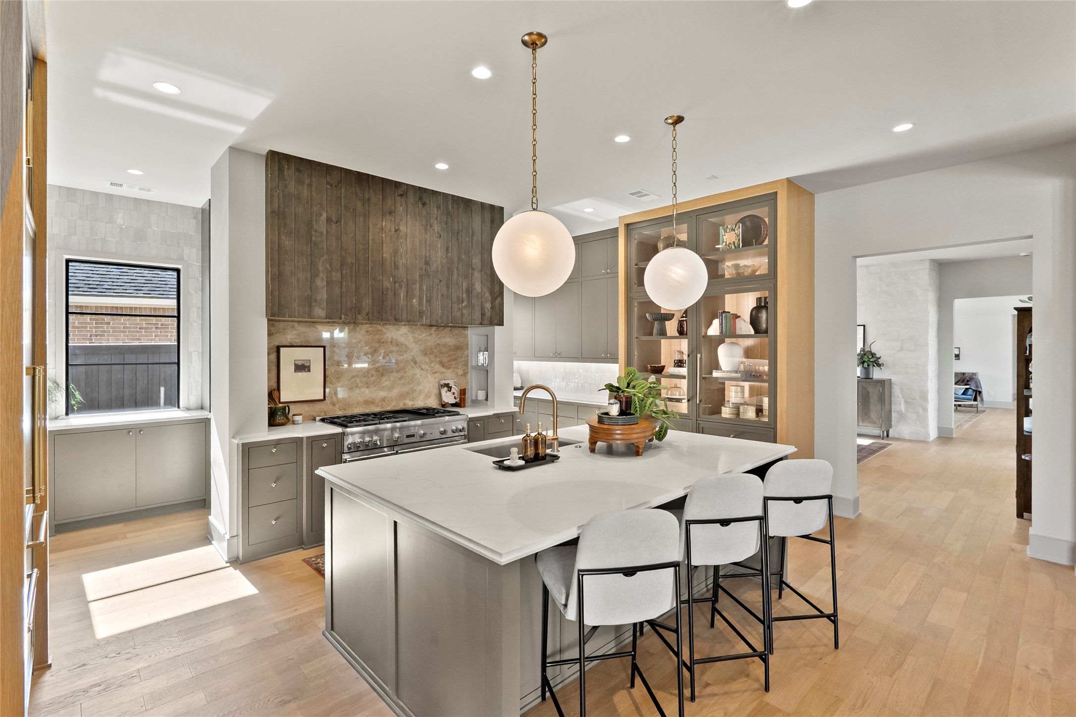 Bryan, Texas, 77807, United States, 3 Bedrooms Bedrooms, ,4 BathroomsBathrooms,Residential,For Sale,1986522