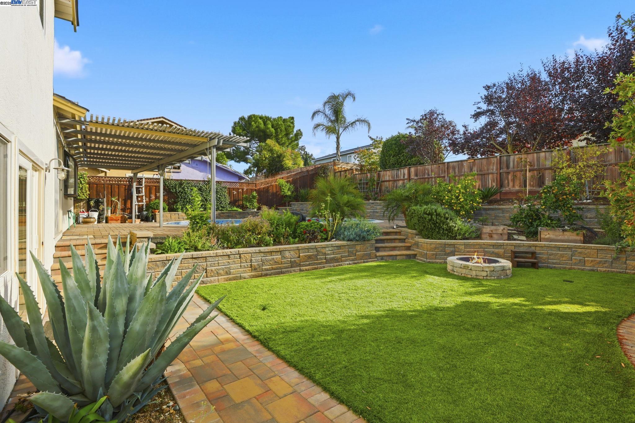 Pleasanton, California, 94566, United States, 4 Bedrooms Bedrooms, ,2 BathroomsBathrooms,Residential,For Sale,1988174