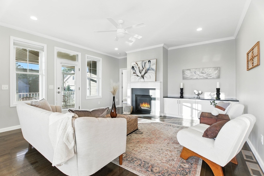 Southwick, Massachusetts, 01077, United States, 4 Bedrooms Bedrooms, ,4 BathroomsBathrooms,Residential,For Sale,1941042