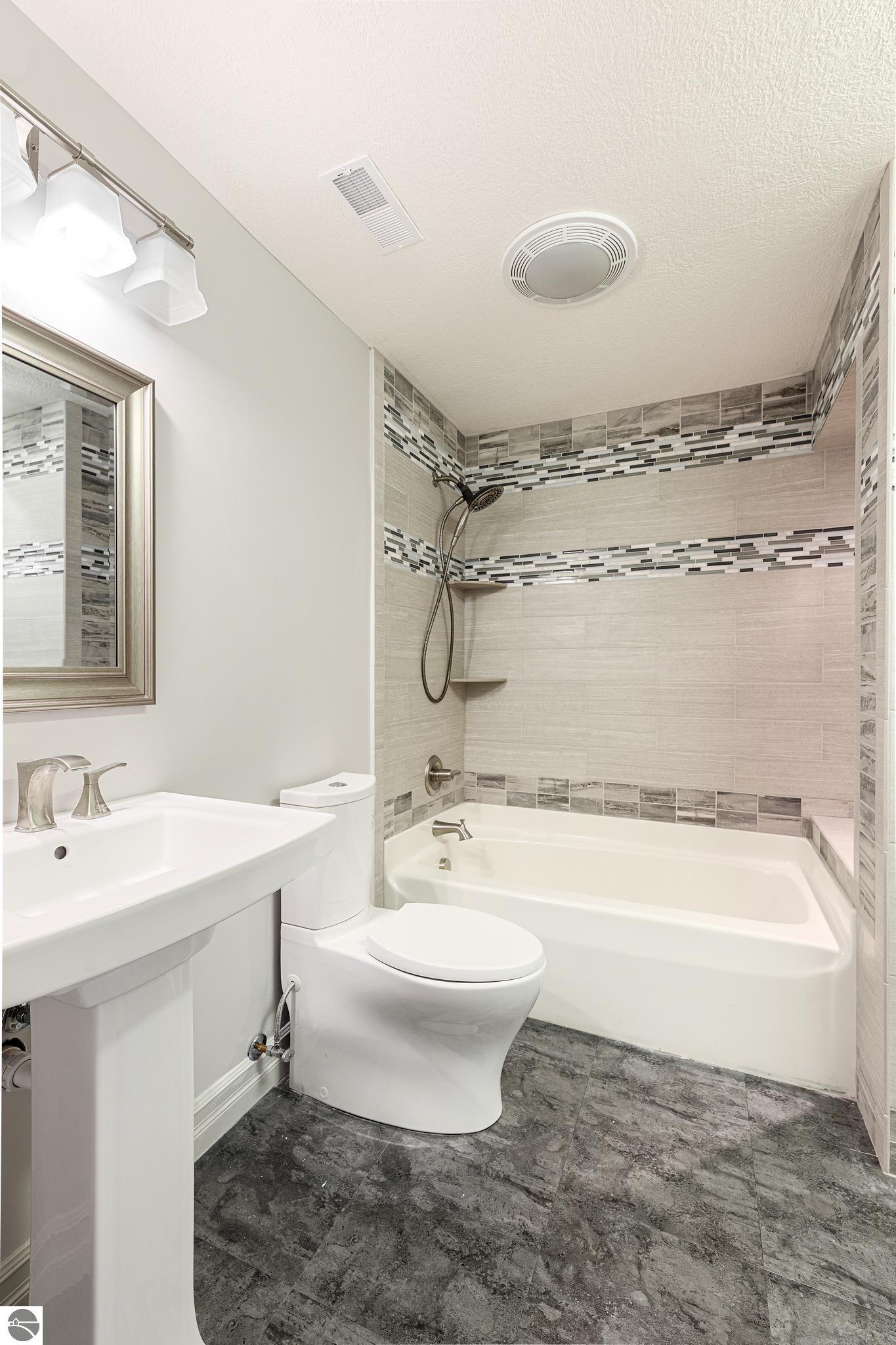 Traverse City, Michigan, 49686-1962, United States, 3 Bedrooms Bedrooms, ,2 BathroomsBathrooms,Residential,For Sale,1950100