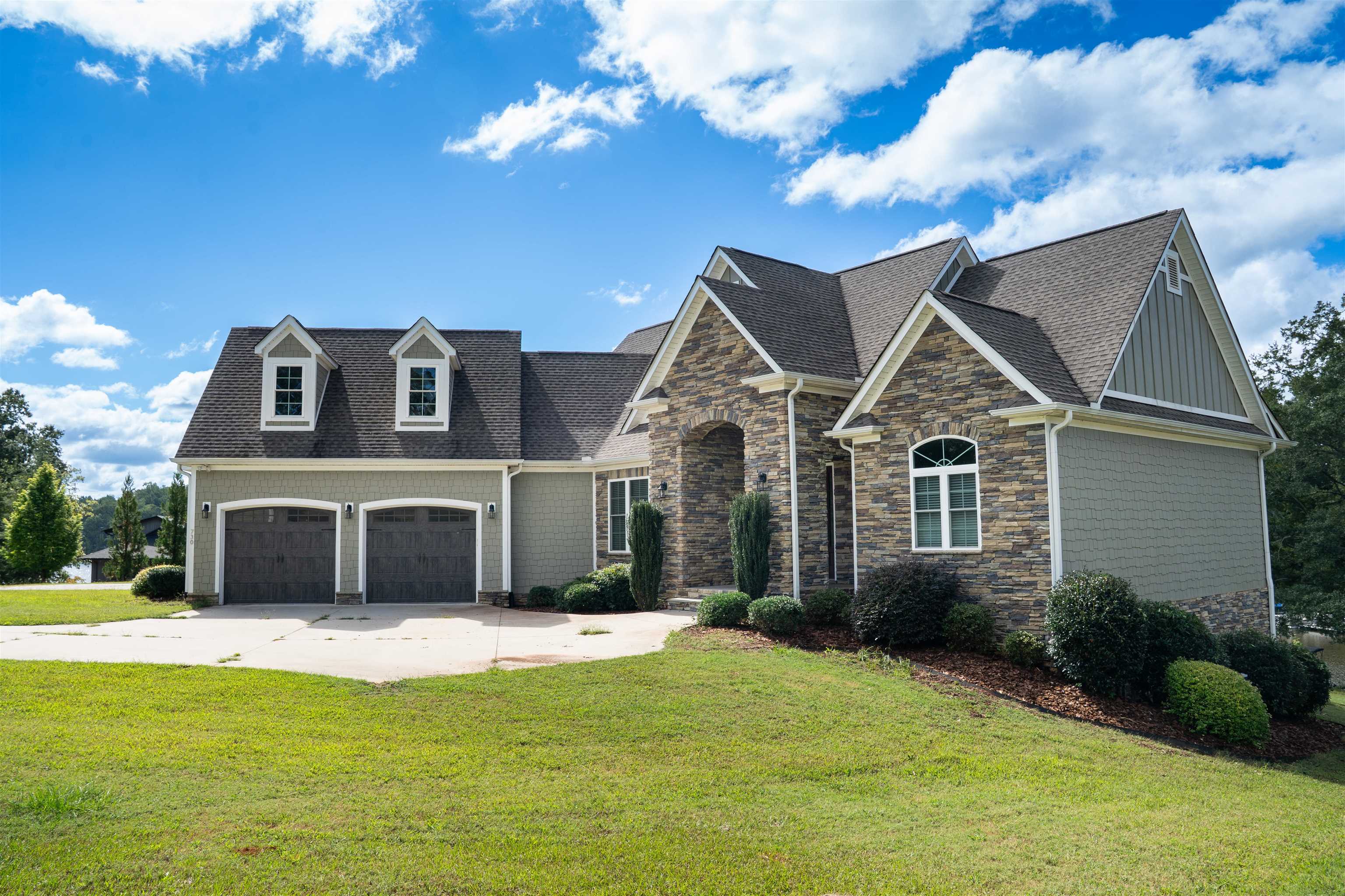 Inman, South Carolina, 29349, United States, 4 Bedrooms Bedrooms, ,4 BathroomsBathrooms,Residential,For Sale,2005509