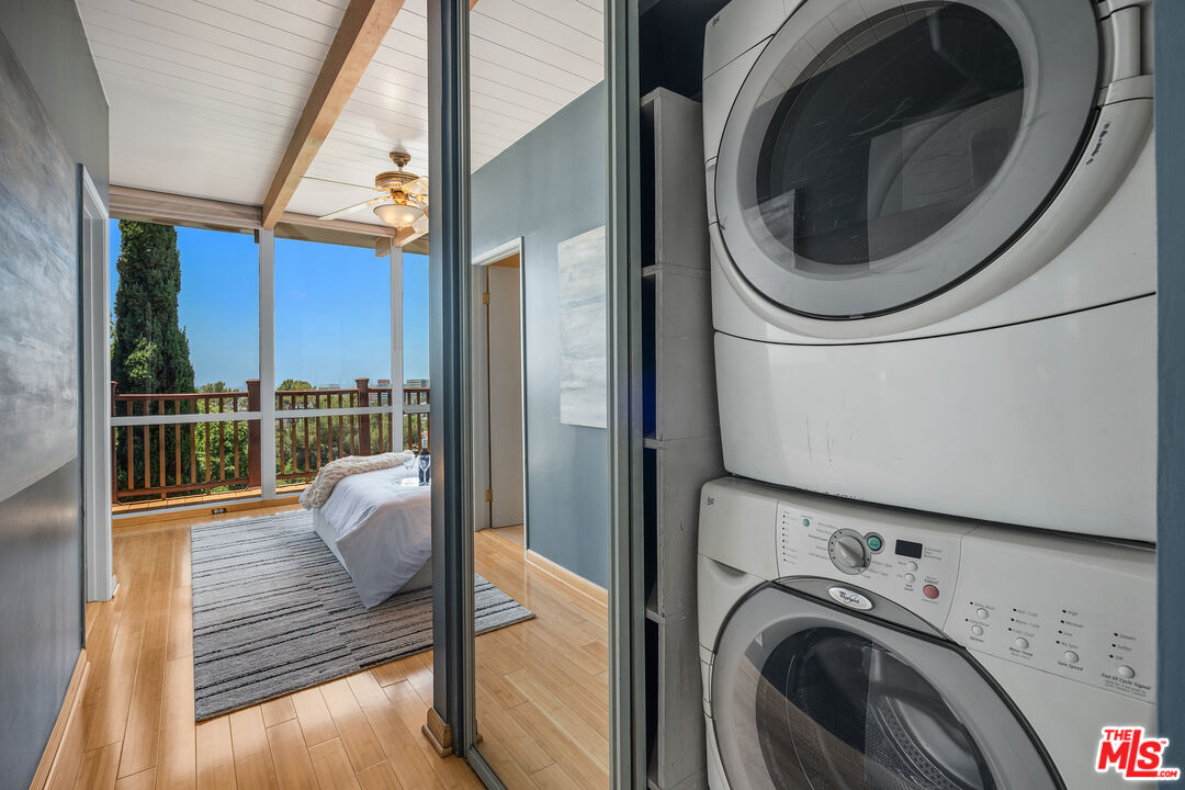 Los Angeles, California, 90027, United States, 3 Bedrooms Bedrooms, ,3 BathroomsBathrooms,Residential,For Sale,1866547