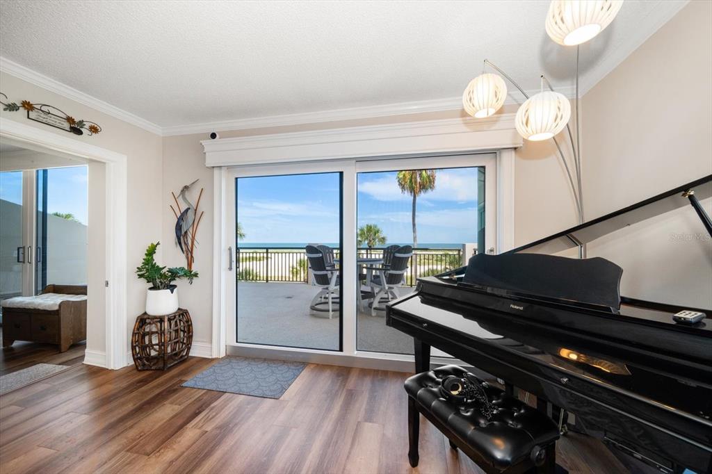 Clearwater Beach, Florida, 33767, United States, 2 Bedrooms Bedrooms, ,2 BathroomsBathrooms,Residential,For Sale,1912090