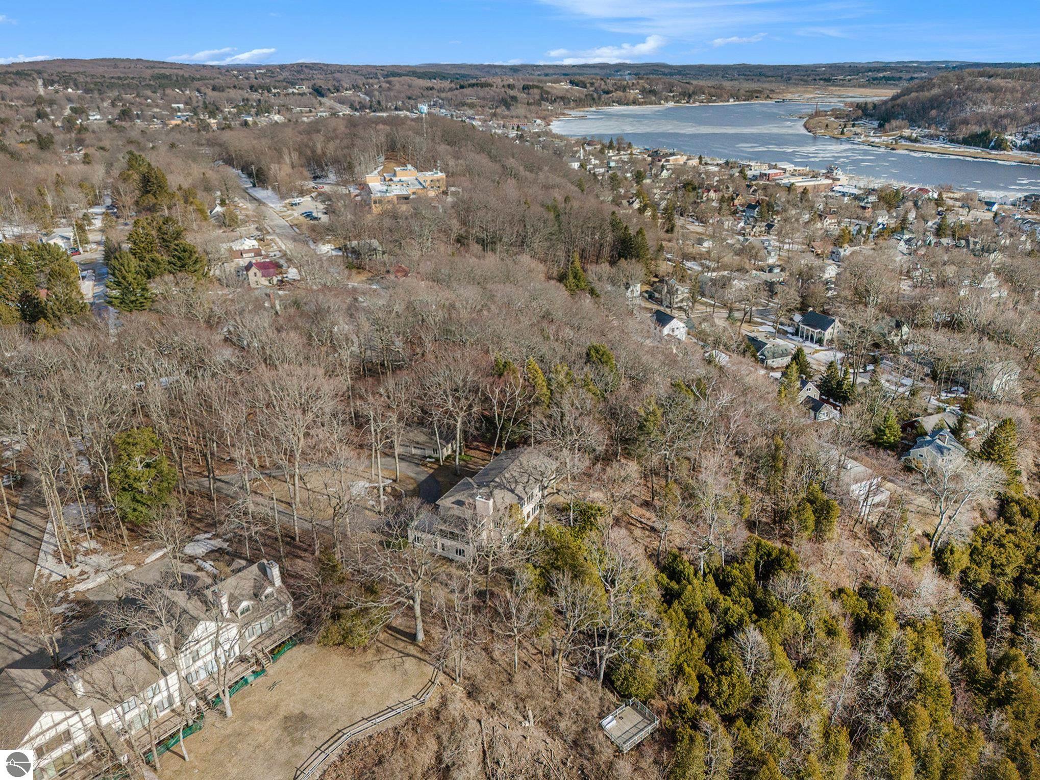 Frankfort, Michigan, 49635-9746, United States, 7 Bedrooms Bedrooms, ,5 BathroomsBathrooms,Residential,For Sale,1975140