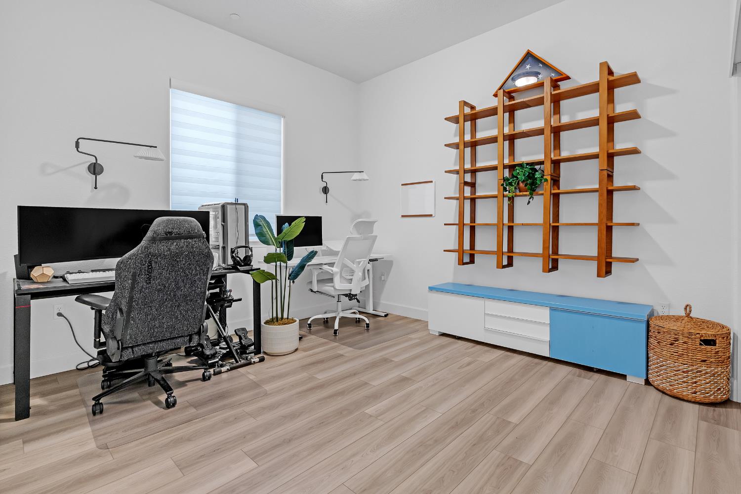 Sacramento, California, 95835, United States, 4 Bedrooms Bedrooms, ,3 BathroomsBathrooms,Residential,For Sale,1998262