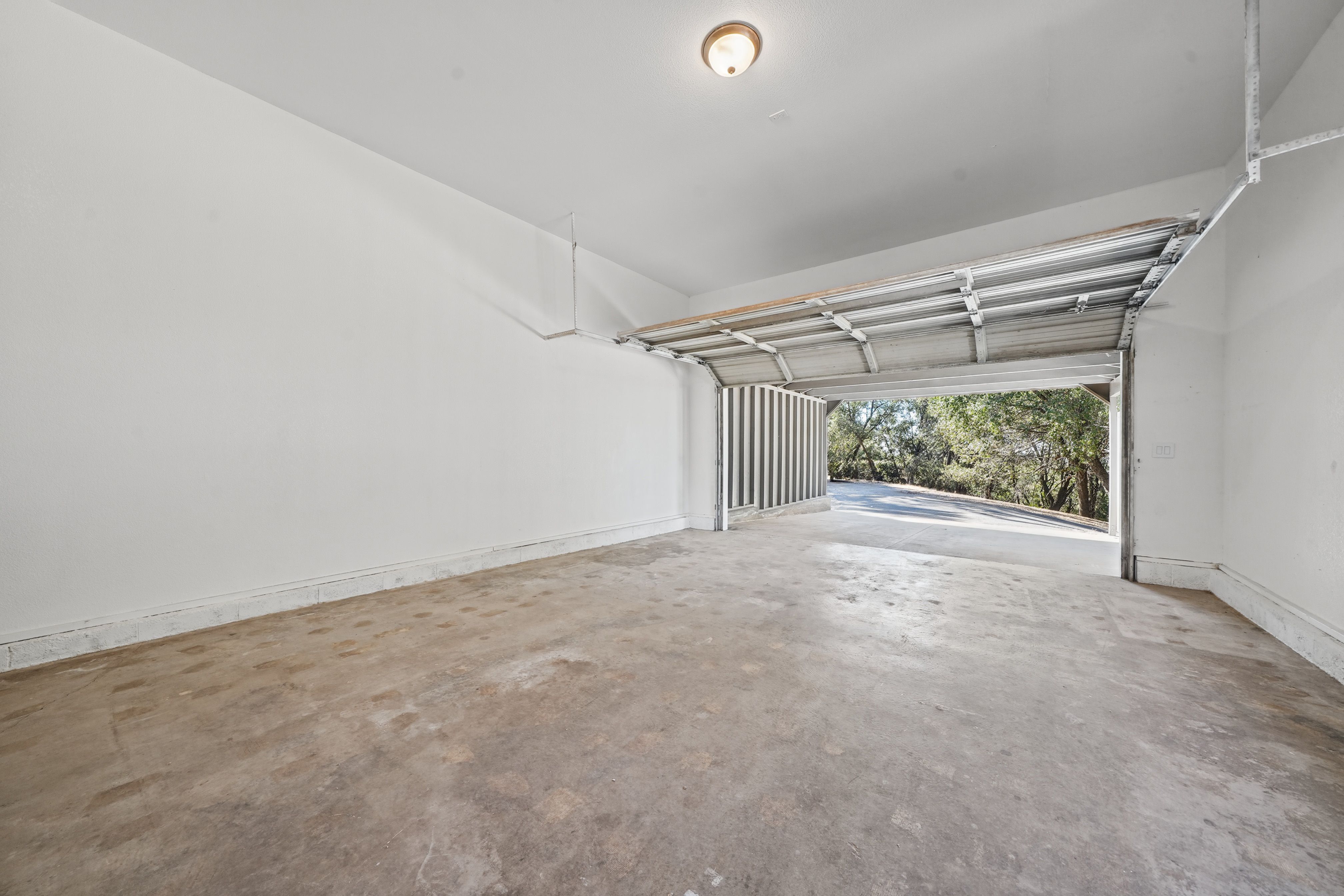  Single Story Living with Views + Privacy - 物件實景