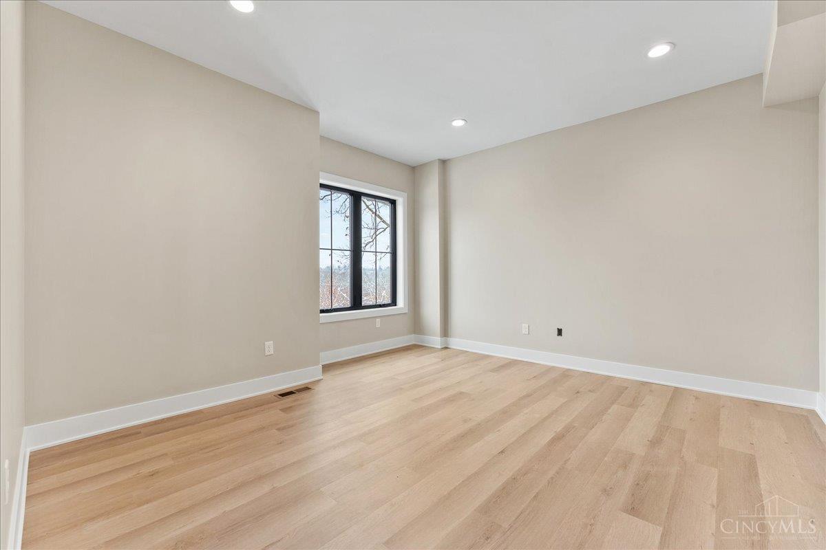 Blue Ash, Ohio, 45241, United States, 4 Bedrooms Bedrooms, ,4 BathroomsBathrooms,Residential,For Sale,2001661