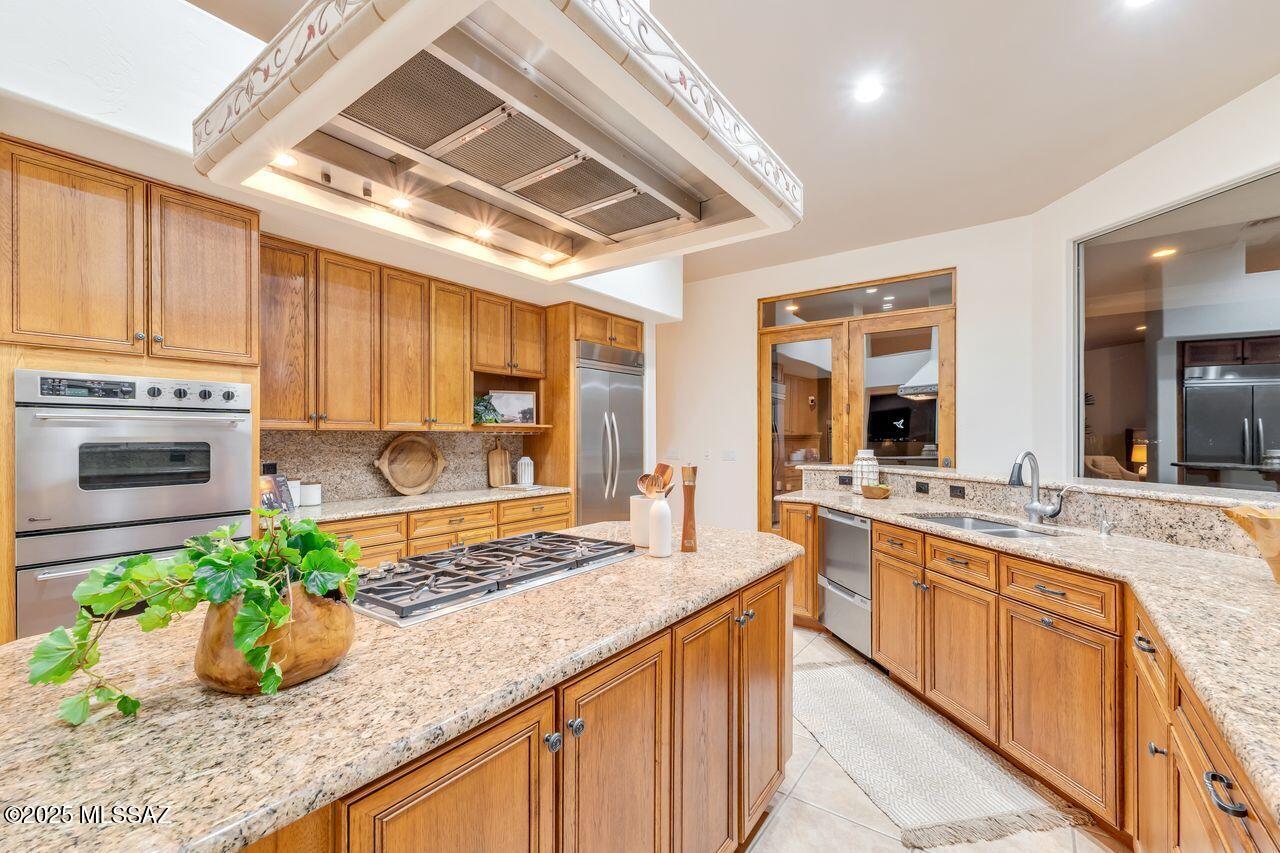 Tucson, Arizona, 85718, United States, 3 Bedrooms Bedrooms, ,4 BathroomsBathrooms,Residential,For Sale,1987862