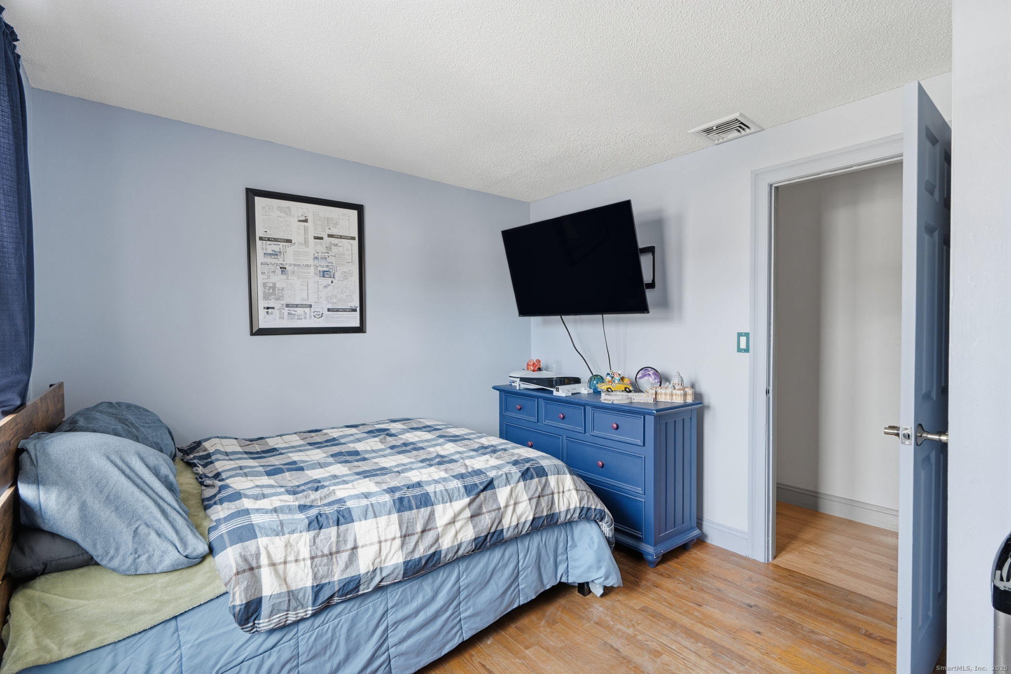 Southington, Connecticut, 06489, United States, 4 Bedrooms Bedrooms, ,3 BathroomsBathrooms,Residential,For Sale,2001900