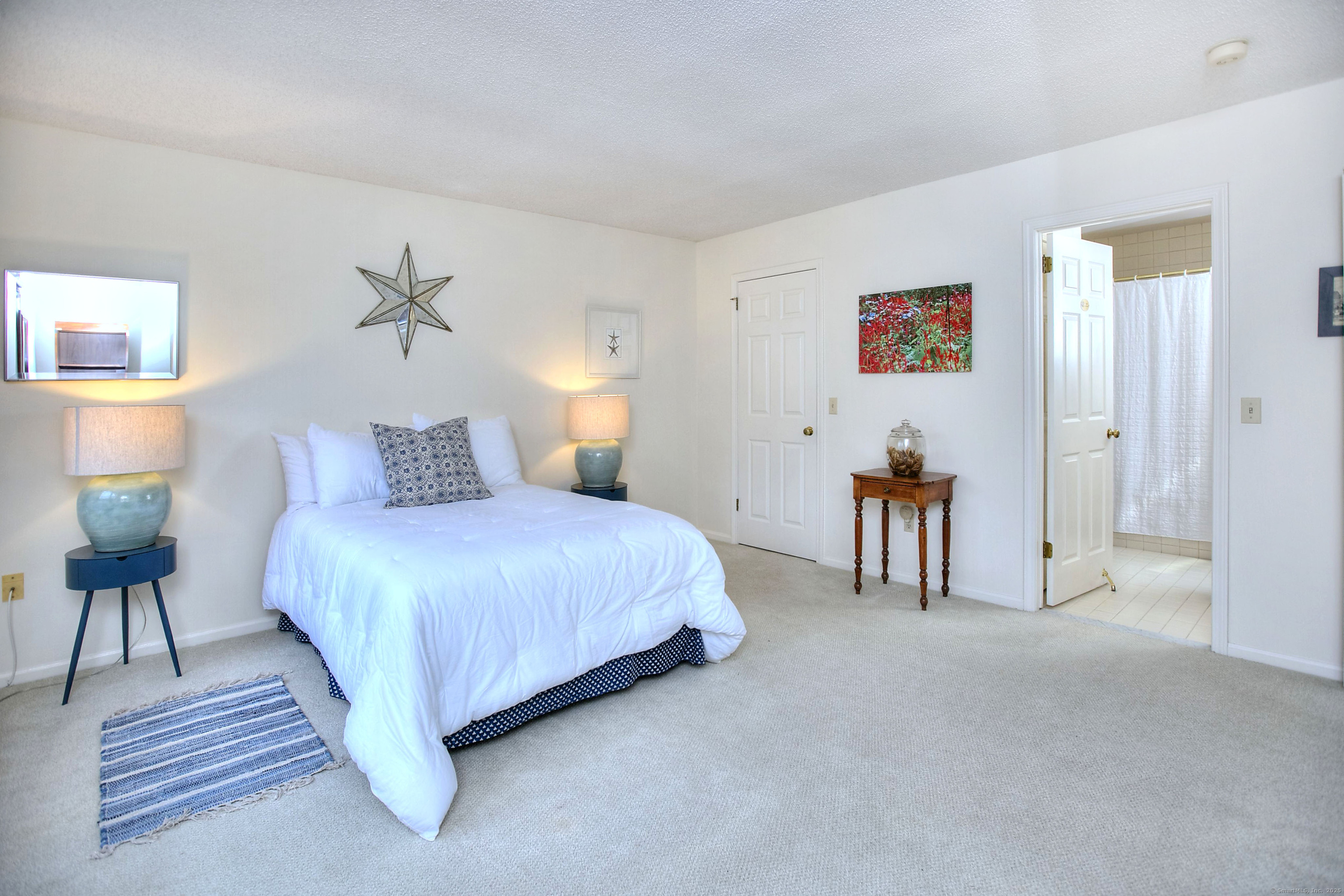 Westport, Connecticut, 06880, United States, 2 Bedrooms Bedrooms, ,3 BathroomsBathrooms,Residential,For Sale,1988257