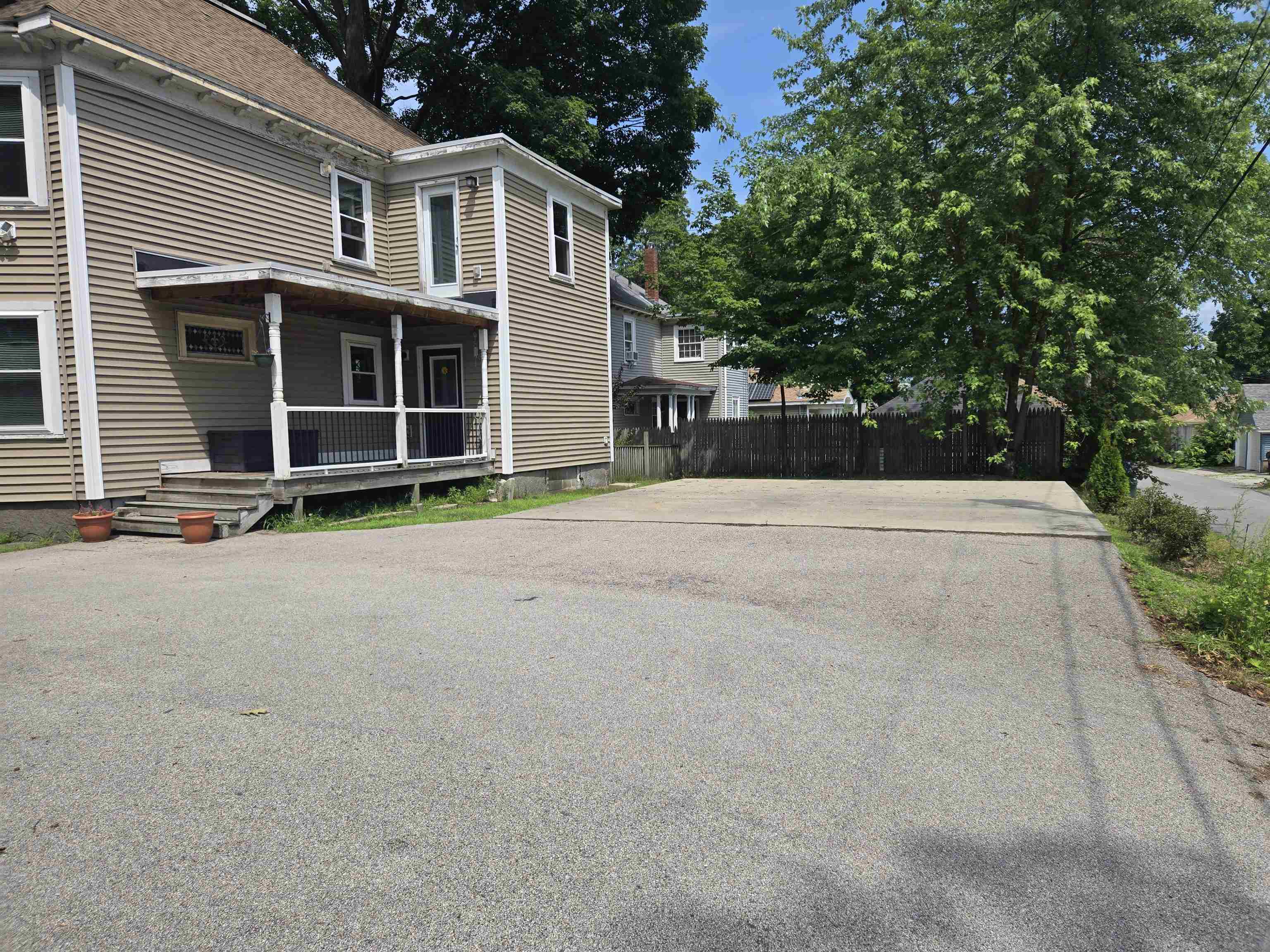 Manchester, New Hampshire, 03104, United States, 3 Bedrooms Bedrooms, ,3 BathroomsBathrooms,Residential,For Sale,1896803