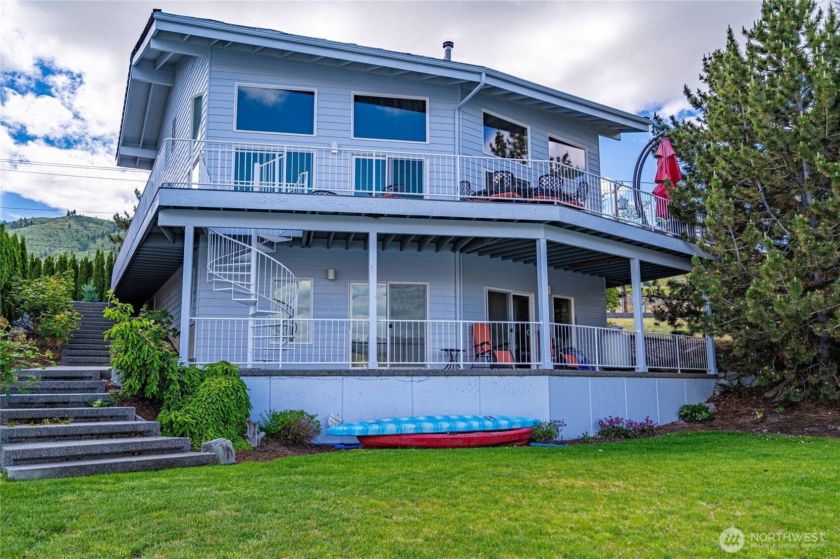 Chelan, Washington, 98816, United States, 3 Bedrooms Bedrooms, ,3 BathroomsBathrooms,Residential,For Sale,1827757