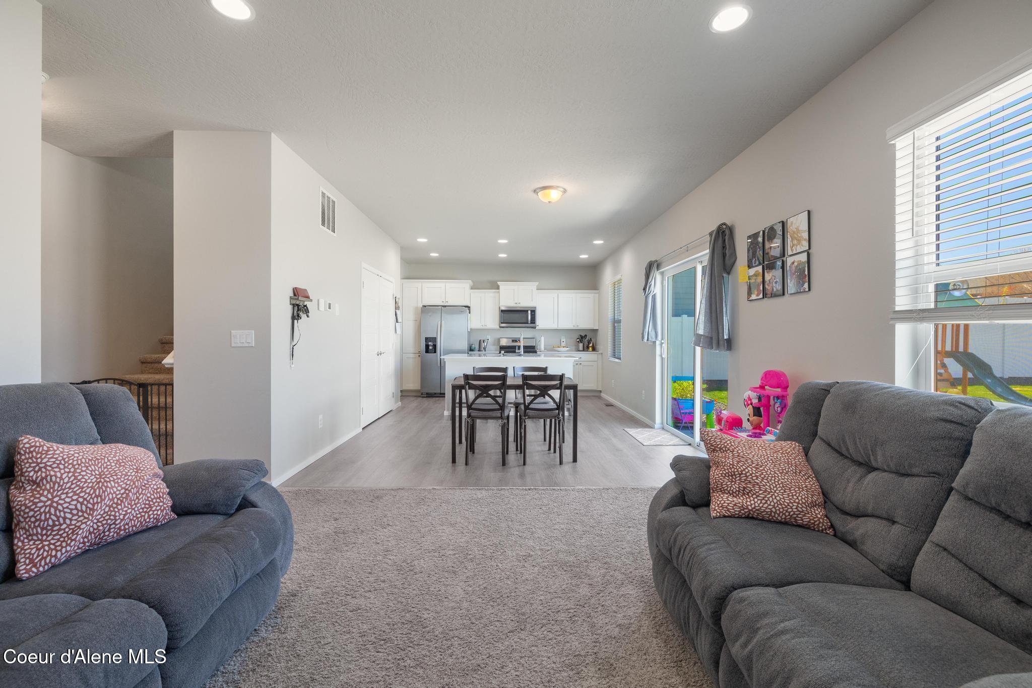 Spokane Valley, Washington, 99037, United States, 4 Bedrooms Bedrooms, ,3 BathroomsBathrooms,Residential,For Sale,1784672