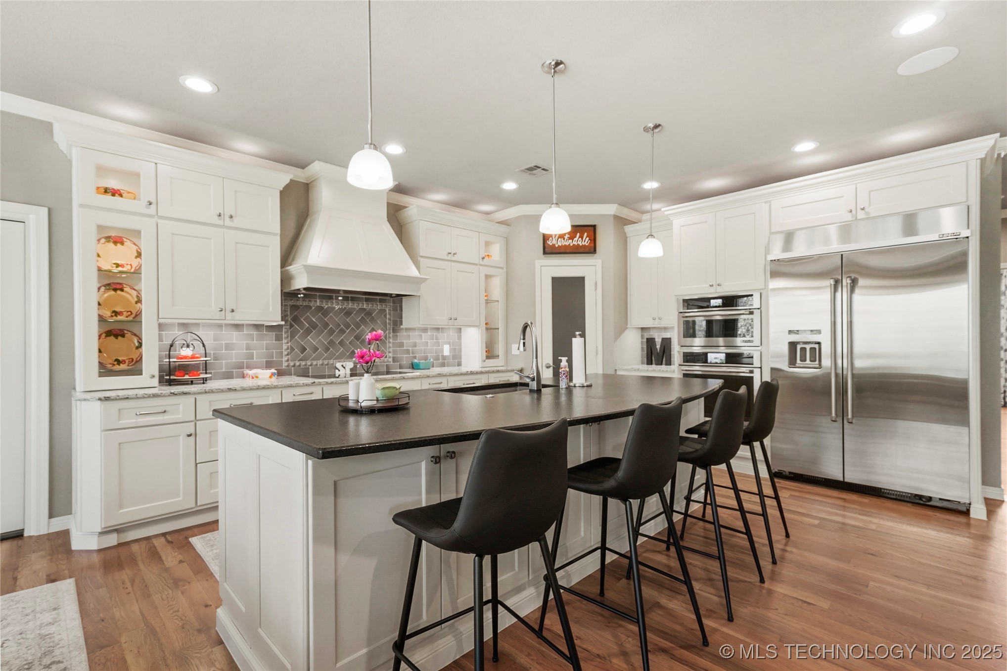 Catoosa, Oklahoma, 74015, United States, 3 Bedrooms Bedrooms, ,3 BathroomsBathrooms,Residential,For Sale,1987944