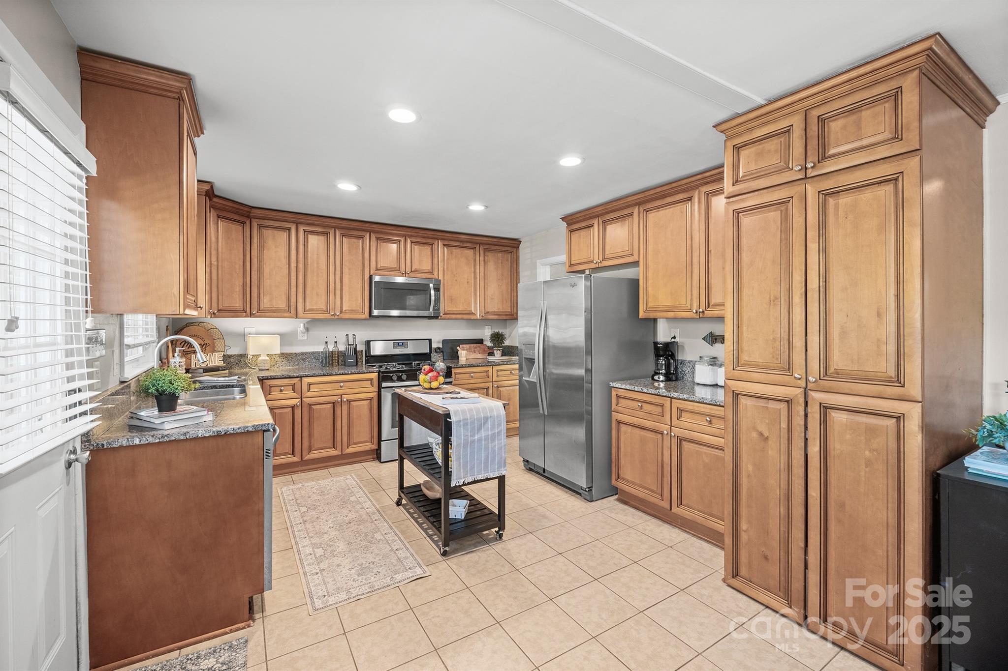 Charlotte, North Carolina, 28210, United States, 3 Bedrooms Bedrooms, ,2 BathroomsBathrooms,Residential,For Sale,1950475