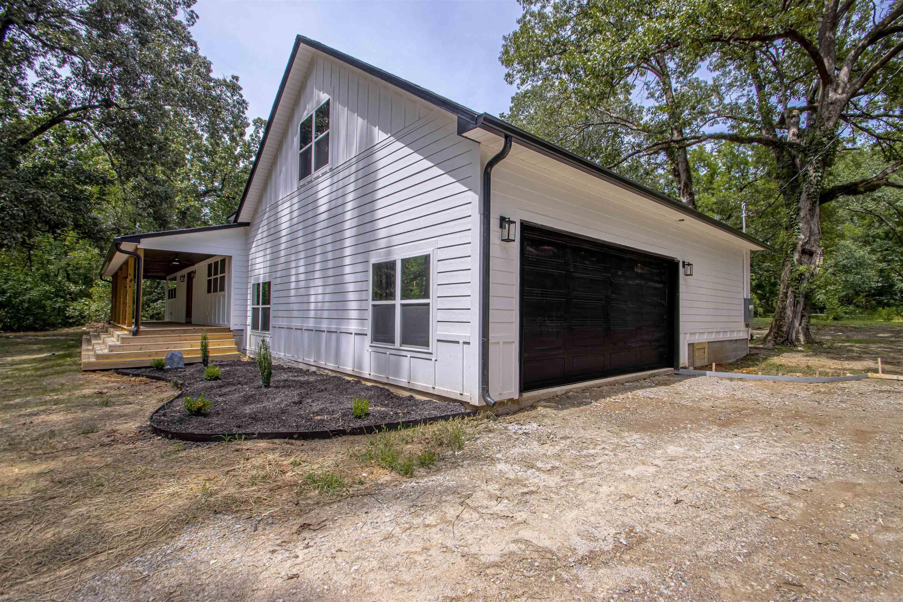 Benton, Arkansas, 72019, United States, 4 Bedrooms Bedrooms, ,4 BathroomsBathrooms,Residential,For Sale,1935301