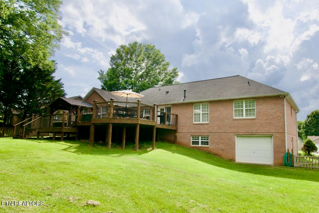 Maryville, Tennessee, 37803, United States, 3 Bedrooms Bedrooms, ,3 BathroomsBathrooms,Residential,For Sale,1857771