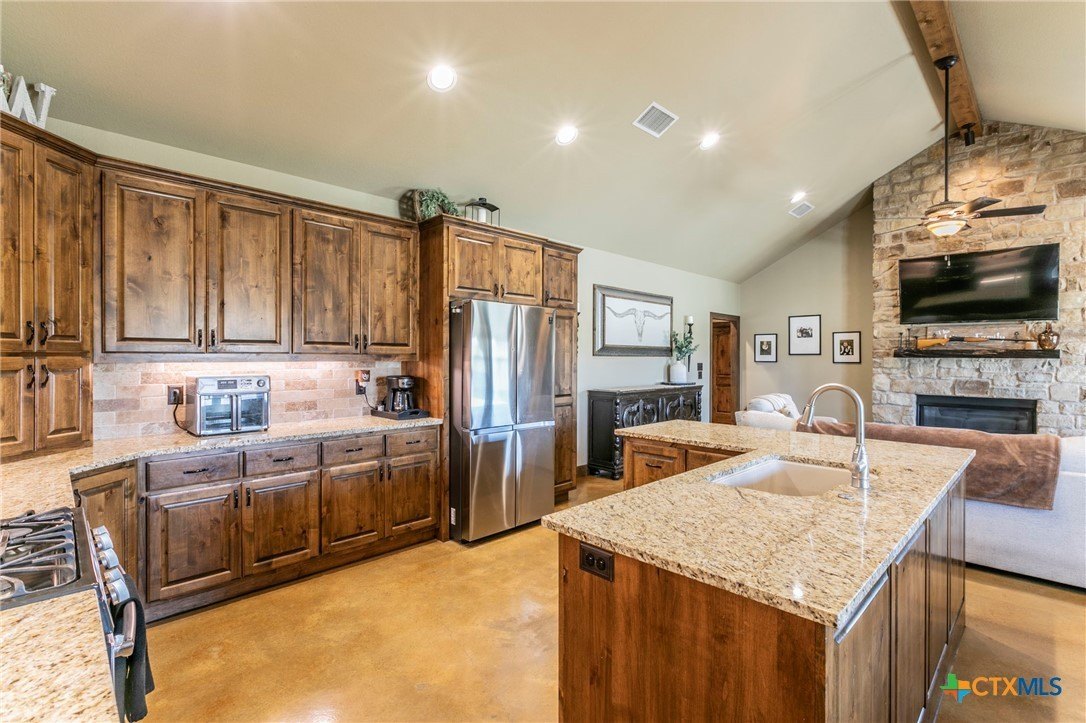 Granger, Texas, 76530, United States, 3 Bedrooms Bedrooms, ,2 BathroomsBathrooms,Residential,For Sale,1923229