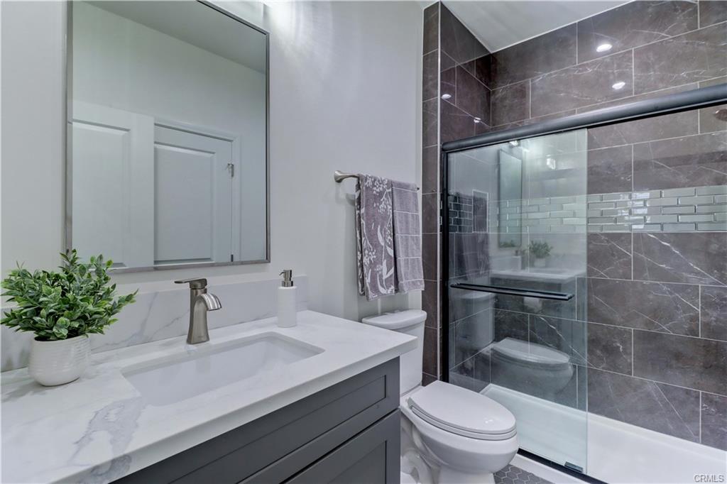 Los ANgeles, California, 90004, United States, 5 Bedrooms Bedrooms, ,2 BathroomsBathrooms,Residential,For Sale,1756474