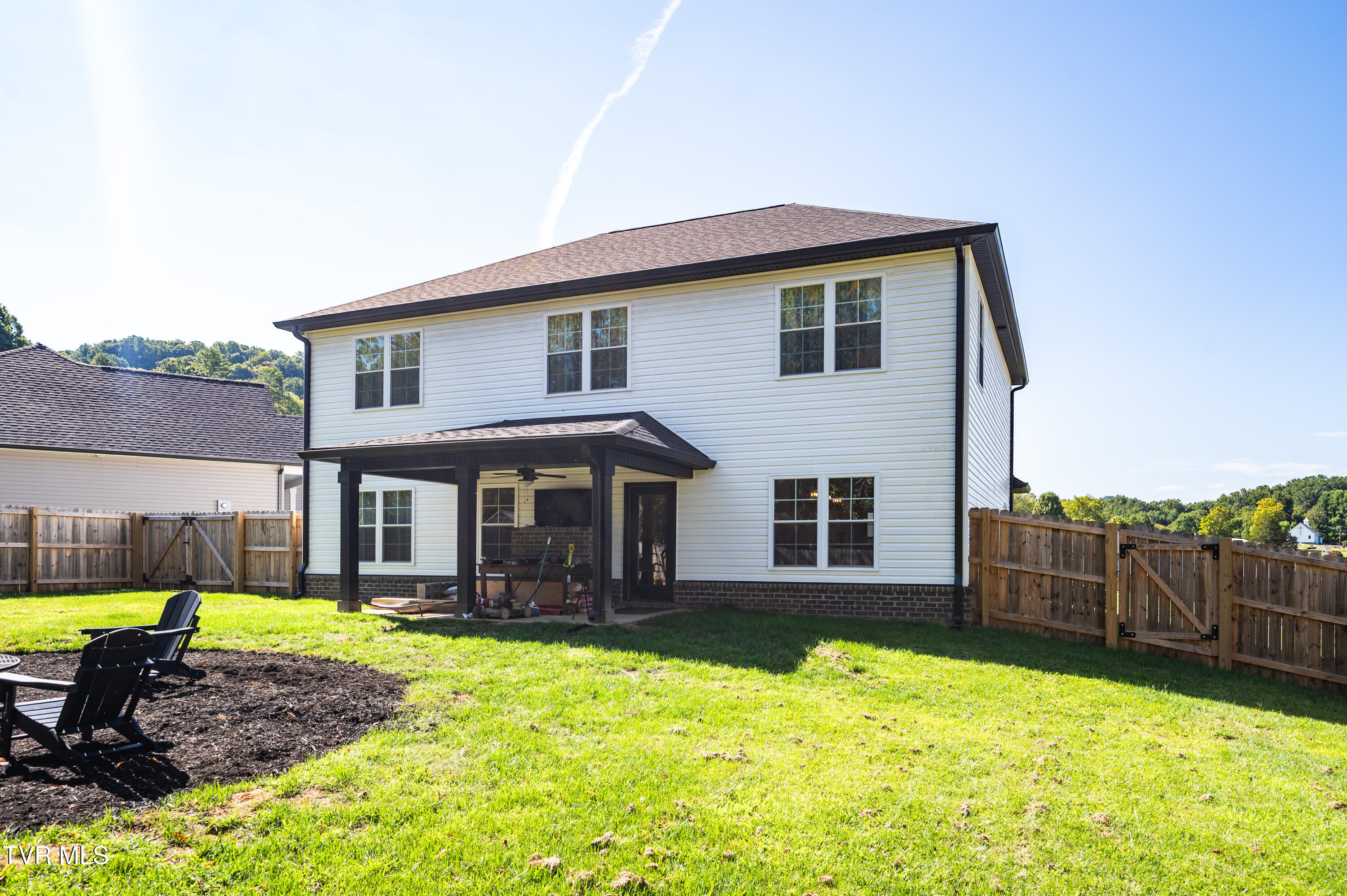 Erwin, Tennessee, 37650, United States, 4 Bedrooms Bedrooms, ,3 BathroomsBathrooms,Residential,For Sale,1944978