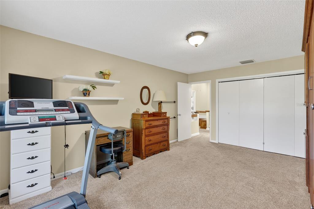 Largo, Florida, 33774, United States, 3 Bedrooms Bedrooms, ,3 BathroomsBathrooms,Residential,For Sale,1965170