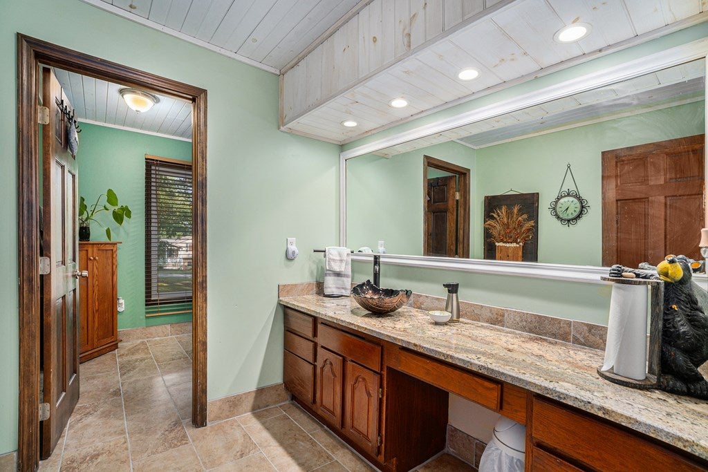Blue Ridge, Georgia, 30513, United States, 6 Bedrooms Bedrooms, ,4 BathroomsBathrooms,Residential,For Sale,1858999