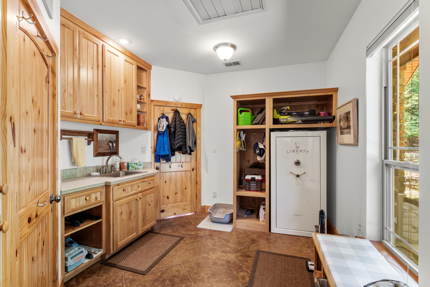 Quitman, Texas, 75783, United States, 3 Bedrooms Bedrooms, ,3 BathroomsBathrooms,Residential,For Sale,1921842