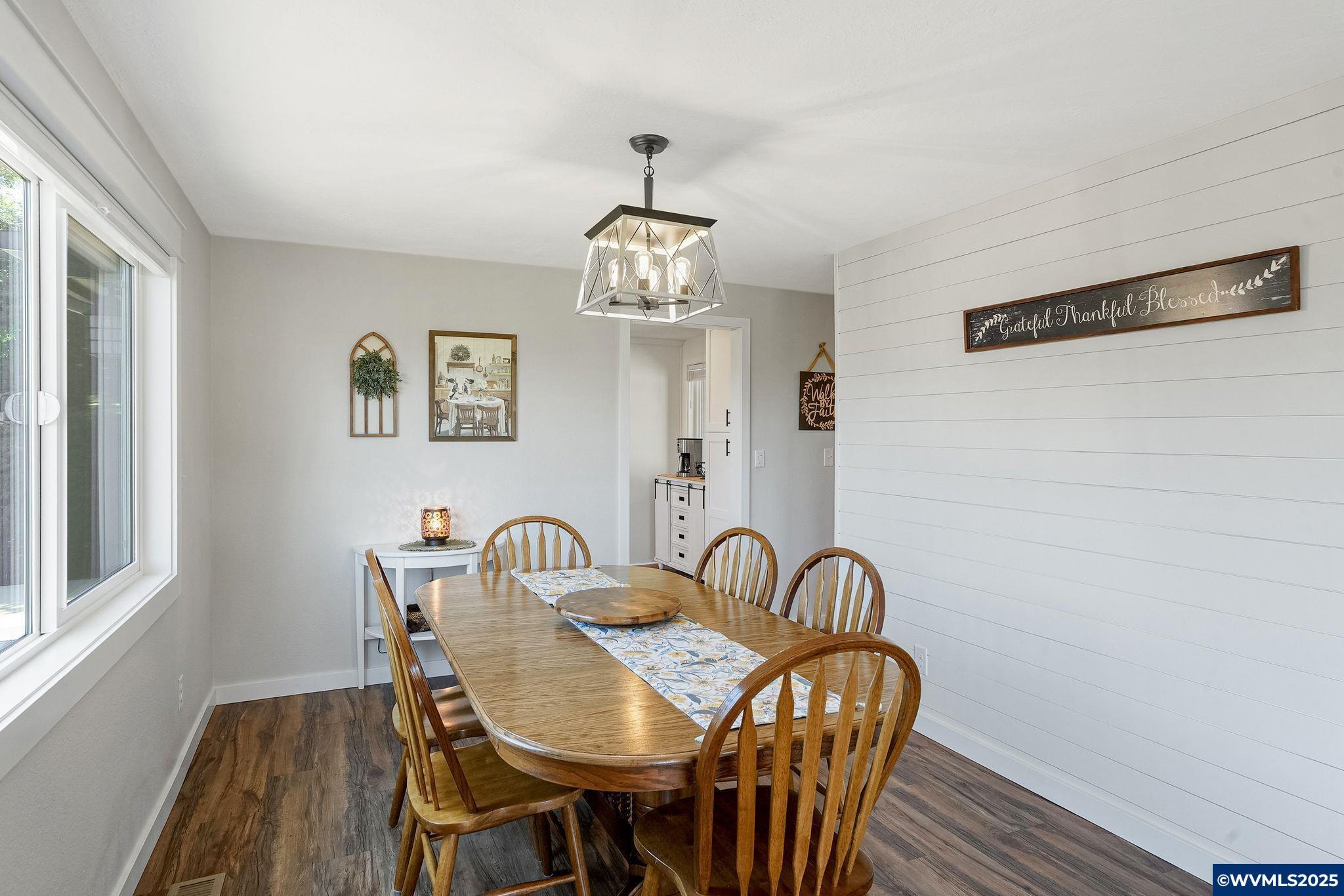 Salem, Oregon, 97304, United States, 3 Bedrooms Bedrooms, ,3 BathroomsBathrooms,Residential,For Sale,1967587