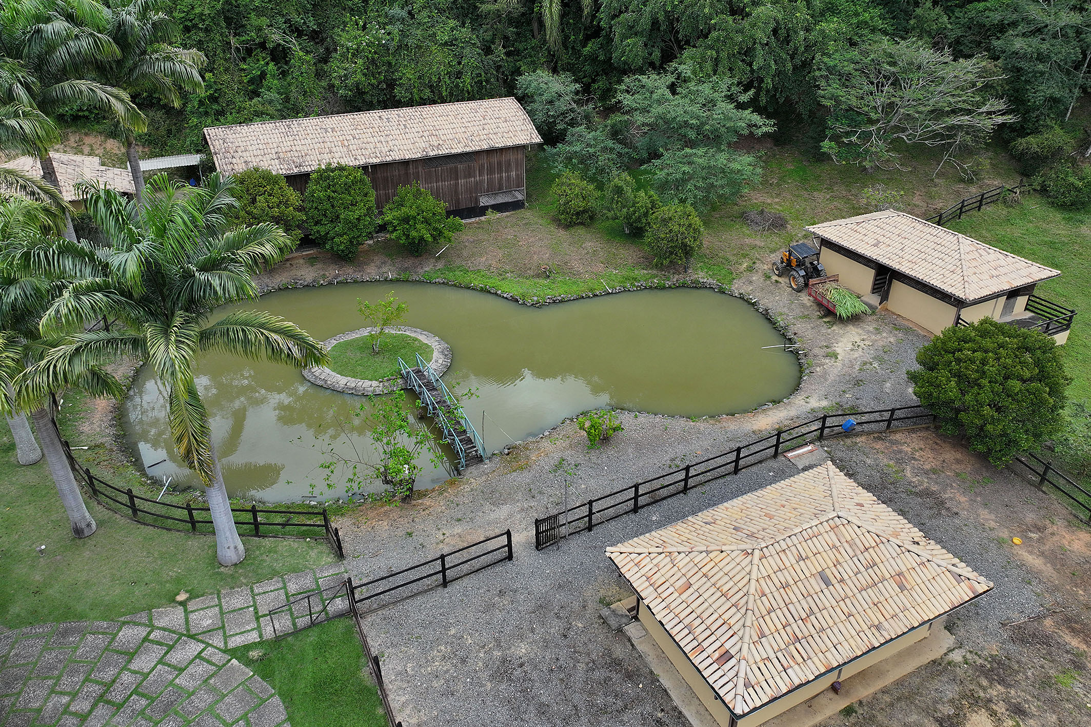  Renovated Farm with an Impressive Main Residence and Complete Infrastructure - 物件實景