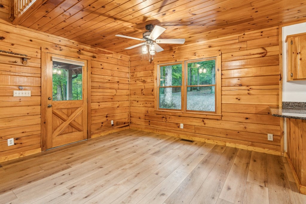 Morganton, Georgia, 30560, United States, 3 Bedrooms Bedrooms, ,4 BathroomsBathrooms,Residential,For Sale,1858984