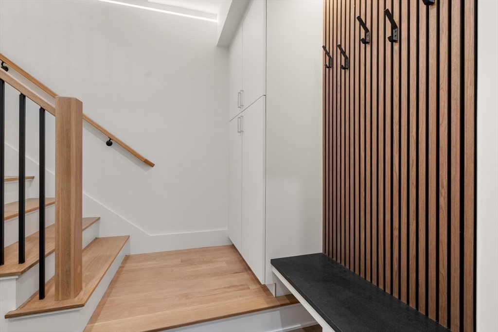 Newton, Massachusetts, 02461, United States, 5 Bedrooms Bedrooms, ,5 BathroomsBathrooms,Residential,For Sale,1995999