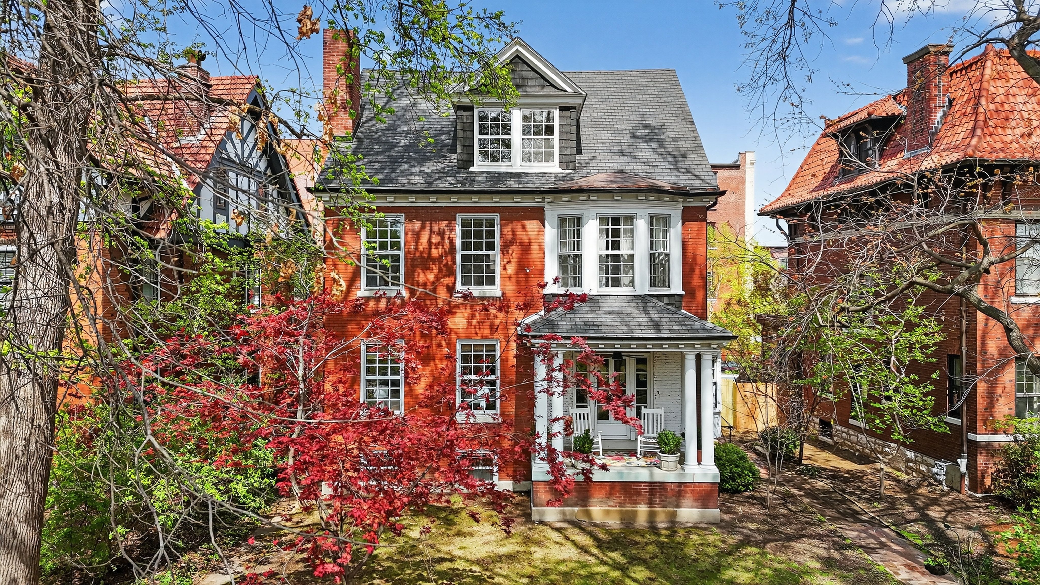  Timeless Elegance in Parkview Place