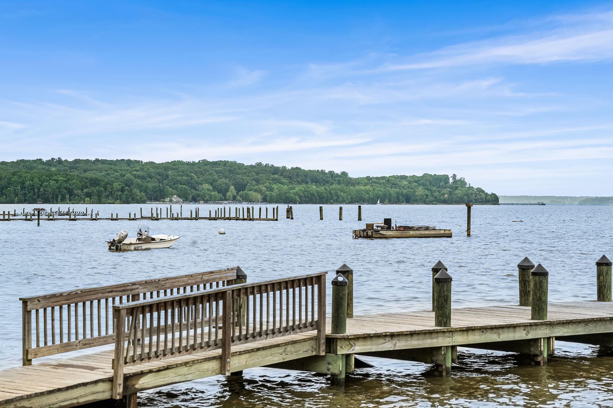  18120 Moss Garden Road, Dumfries, VA, 22026 - 物件實景