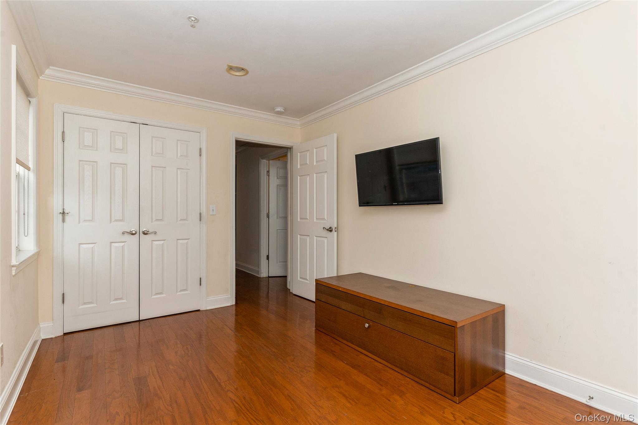 Valley Stream, New York, 11580, United States, 2 Bedrooms Bedrooms, ,2 BathroomsBathrooms,Residential,For Sale,1925470