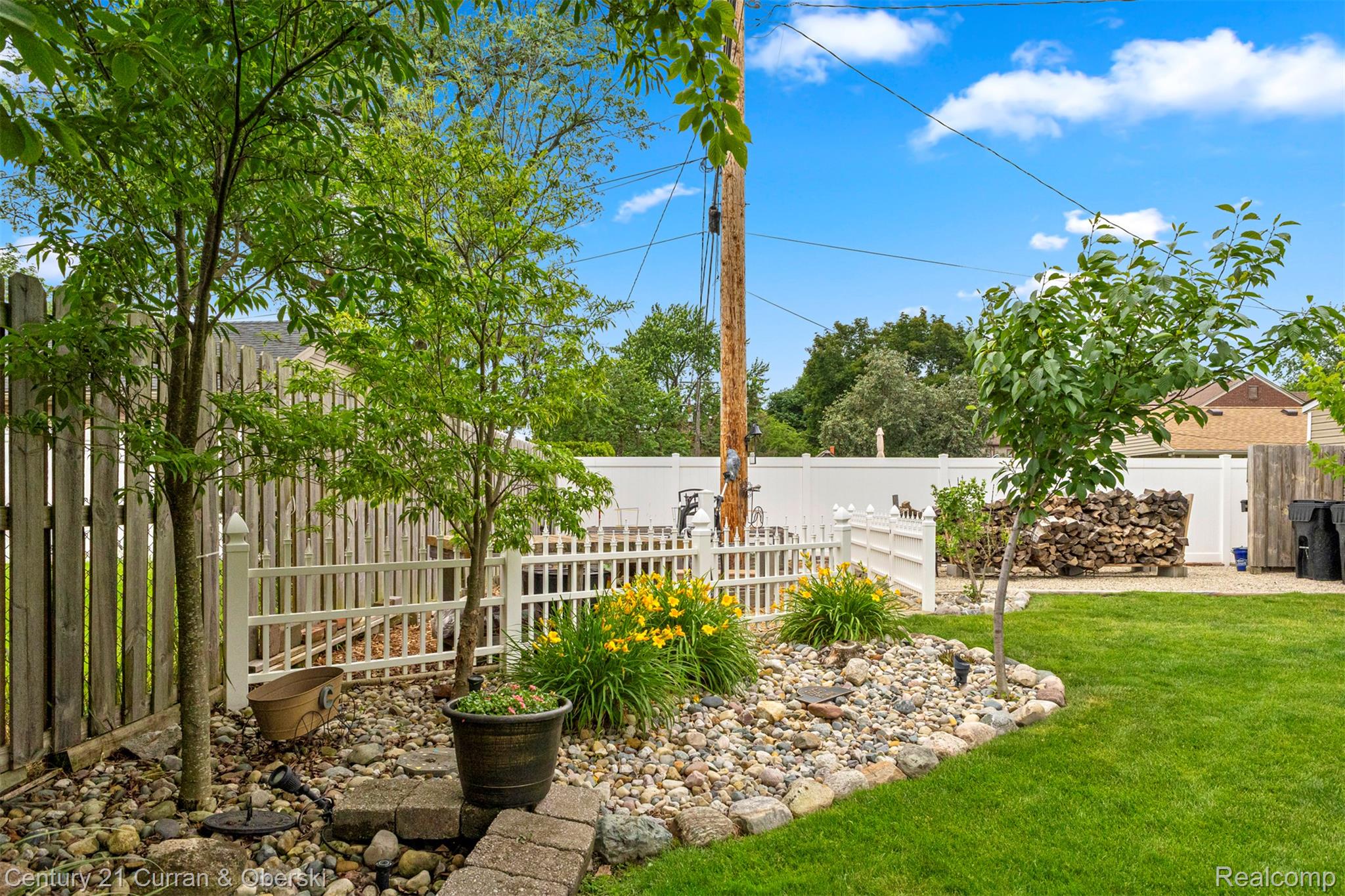 Allen Park, Michigan, 48101, United States, 4 Bedrooms Bedrooms, ,4 BathroomsBathrooms,Residential,For Sale,1982178