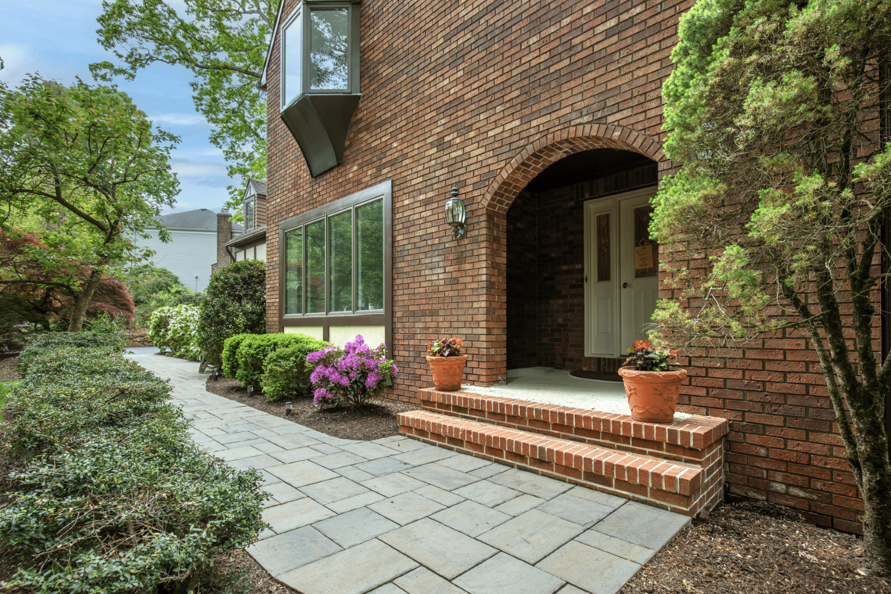  Exceptional Colonial Home Located in a Remarkable Setting - 物件實景